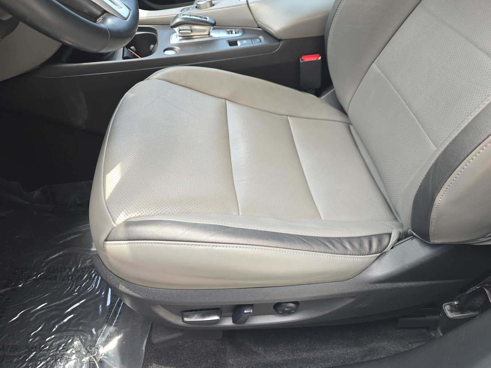 2023 INFINITI QX50 LUXE