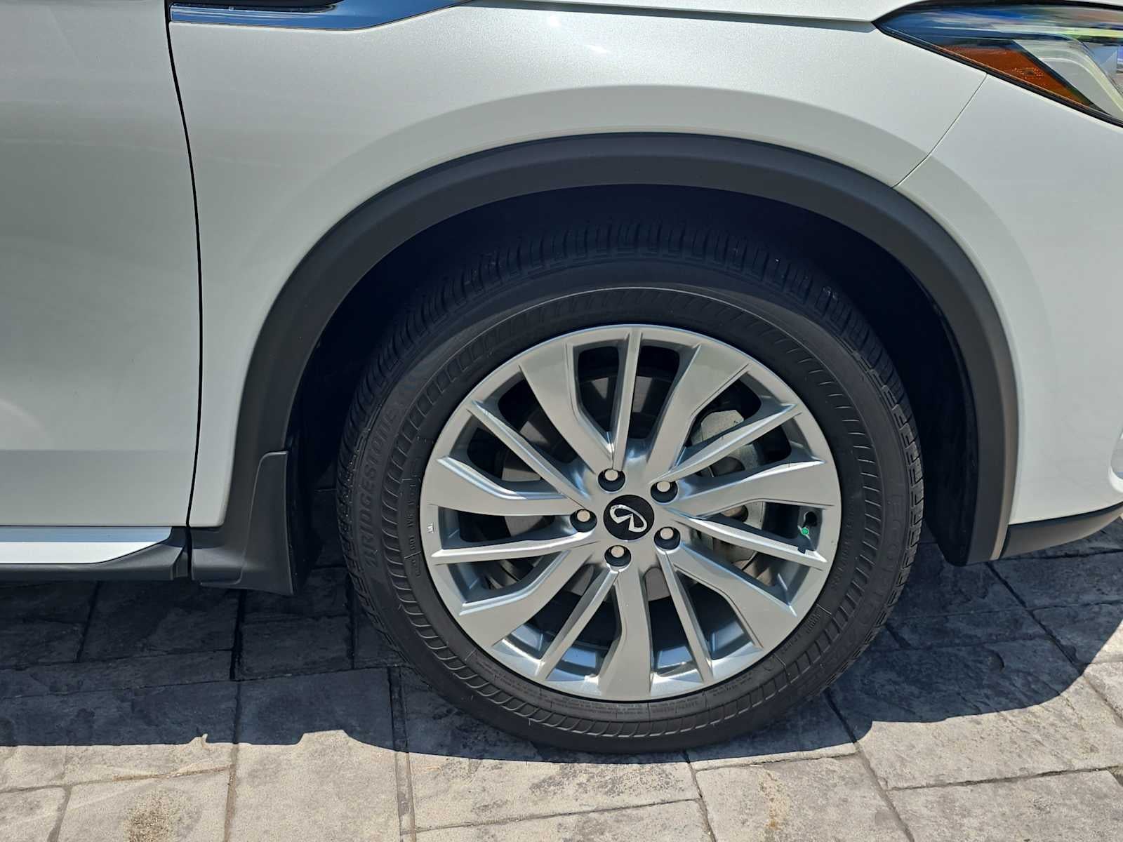 2023 INFINITI QX50 LUXE