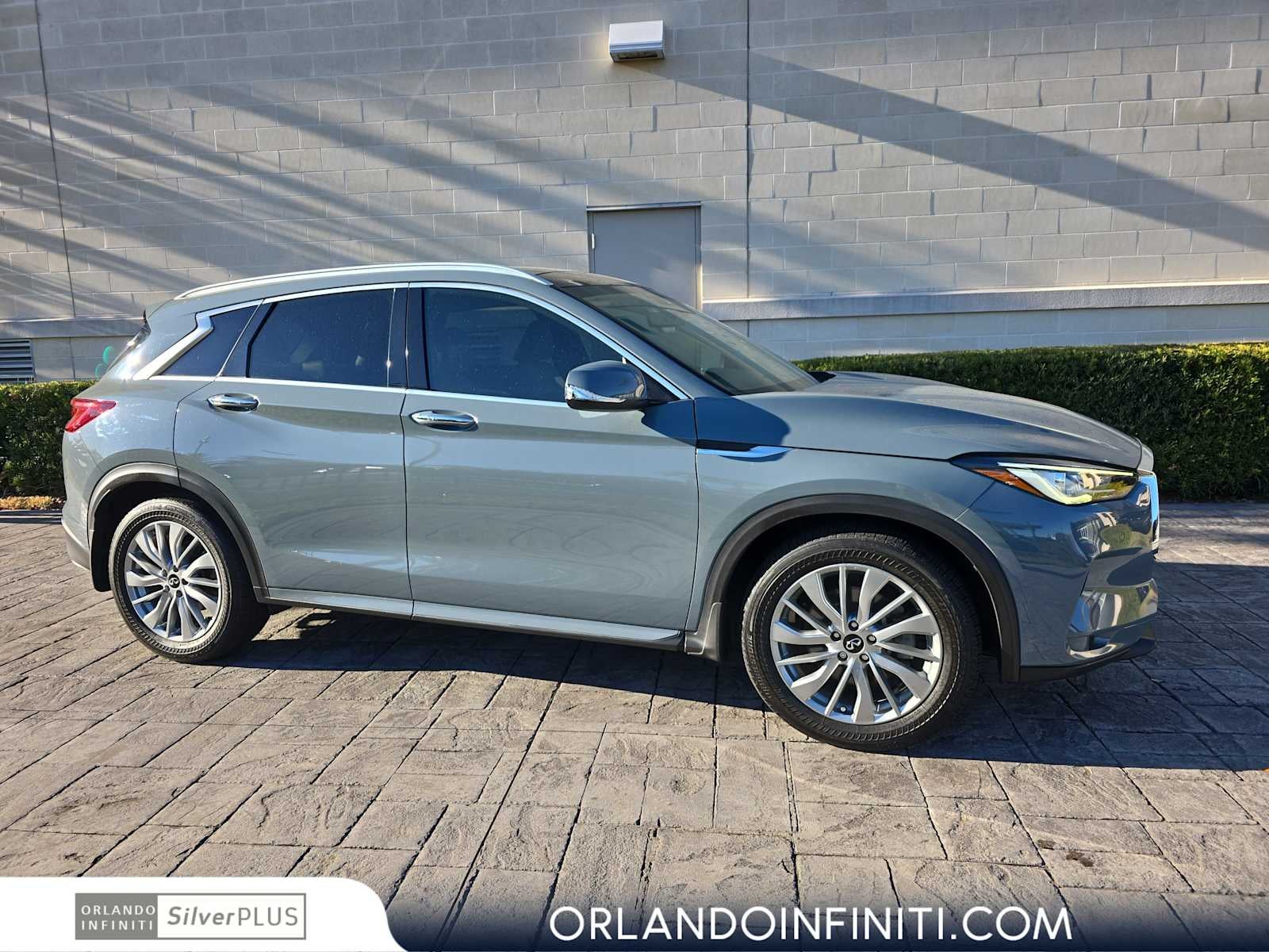 2023 INFINITI QX50 LUXE