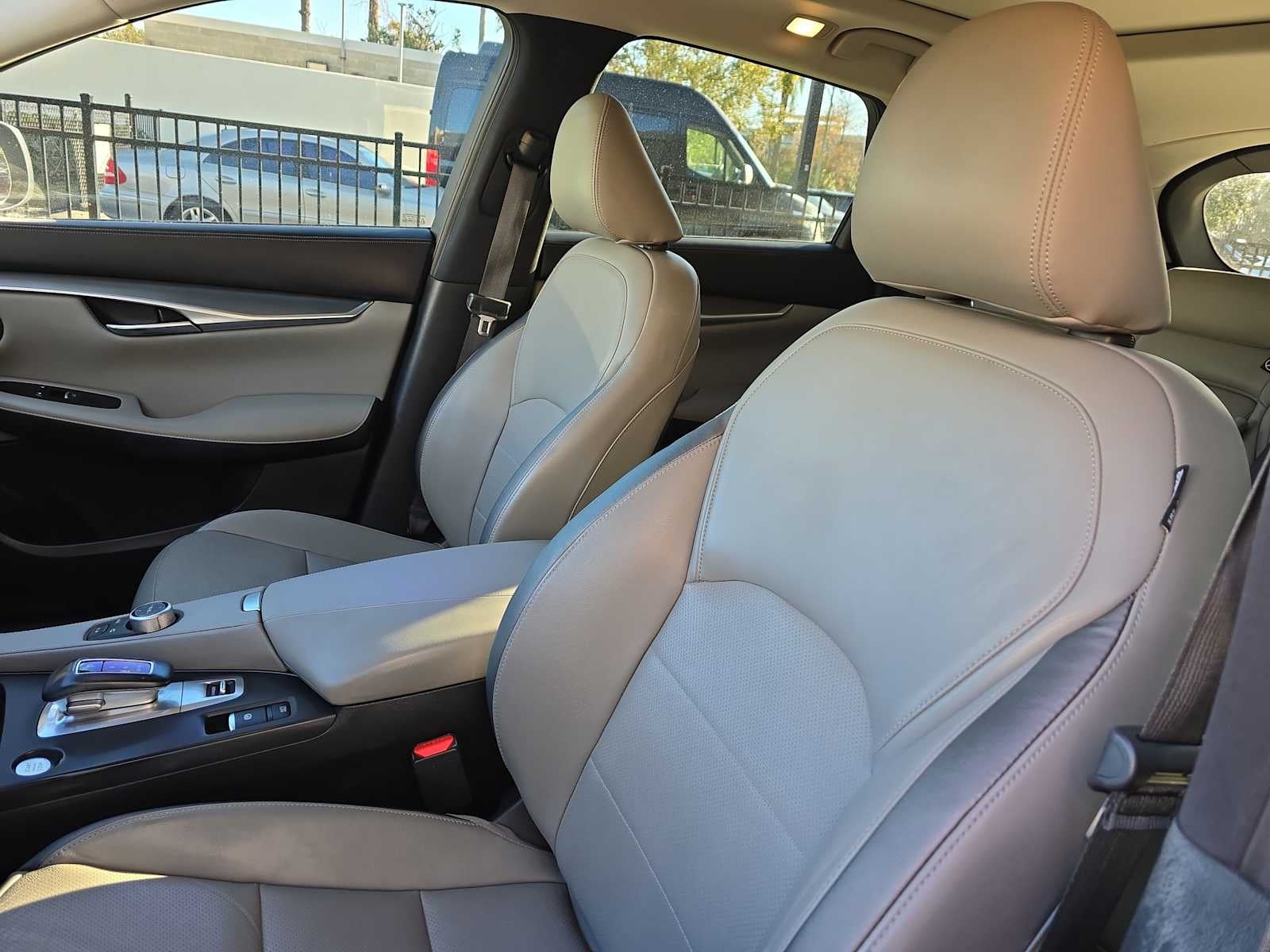 2023 INFINITI QX50 LUXE