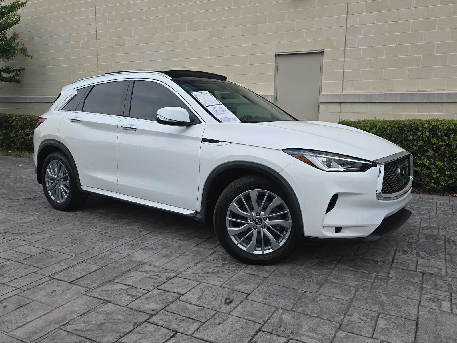2023 INFINITI QX50 LUXE