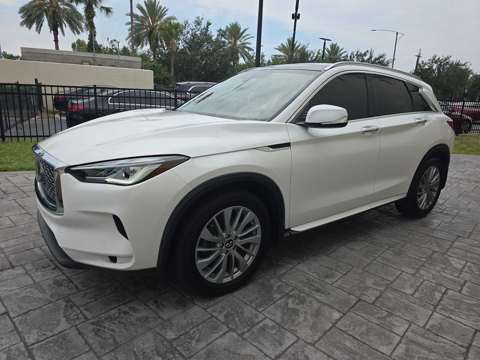 2023 INFINITI QX50 LUXE