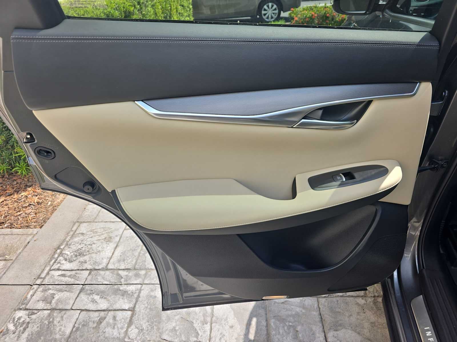 2022 INFINITI QX50 LUXE