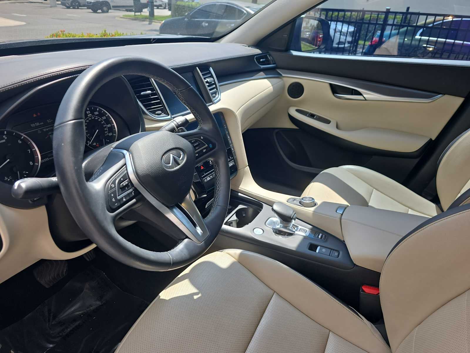 2022 INFINITI QX50 LUXE