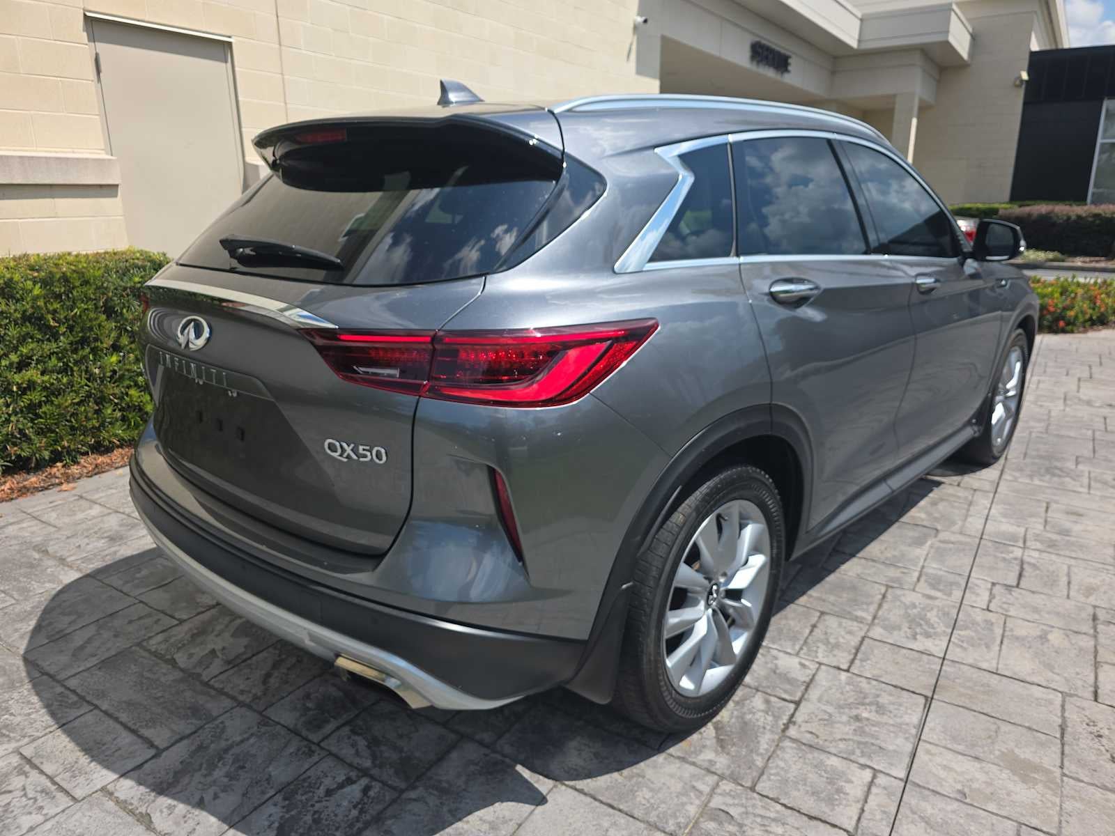 2022 INFINITI QX50 LUXE