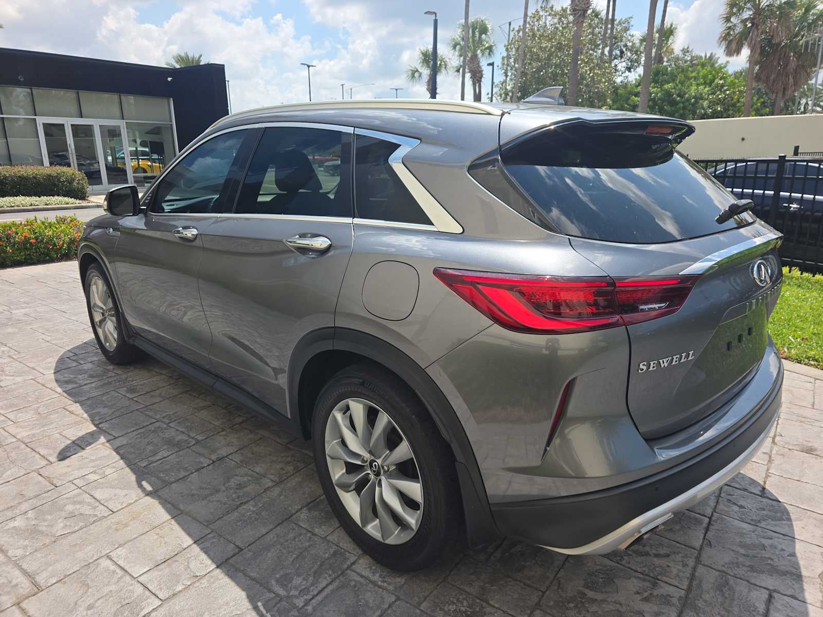 2022 INFINITI QX50 LUXE