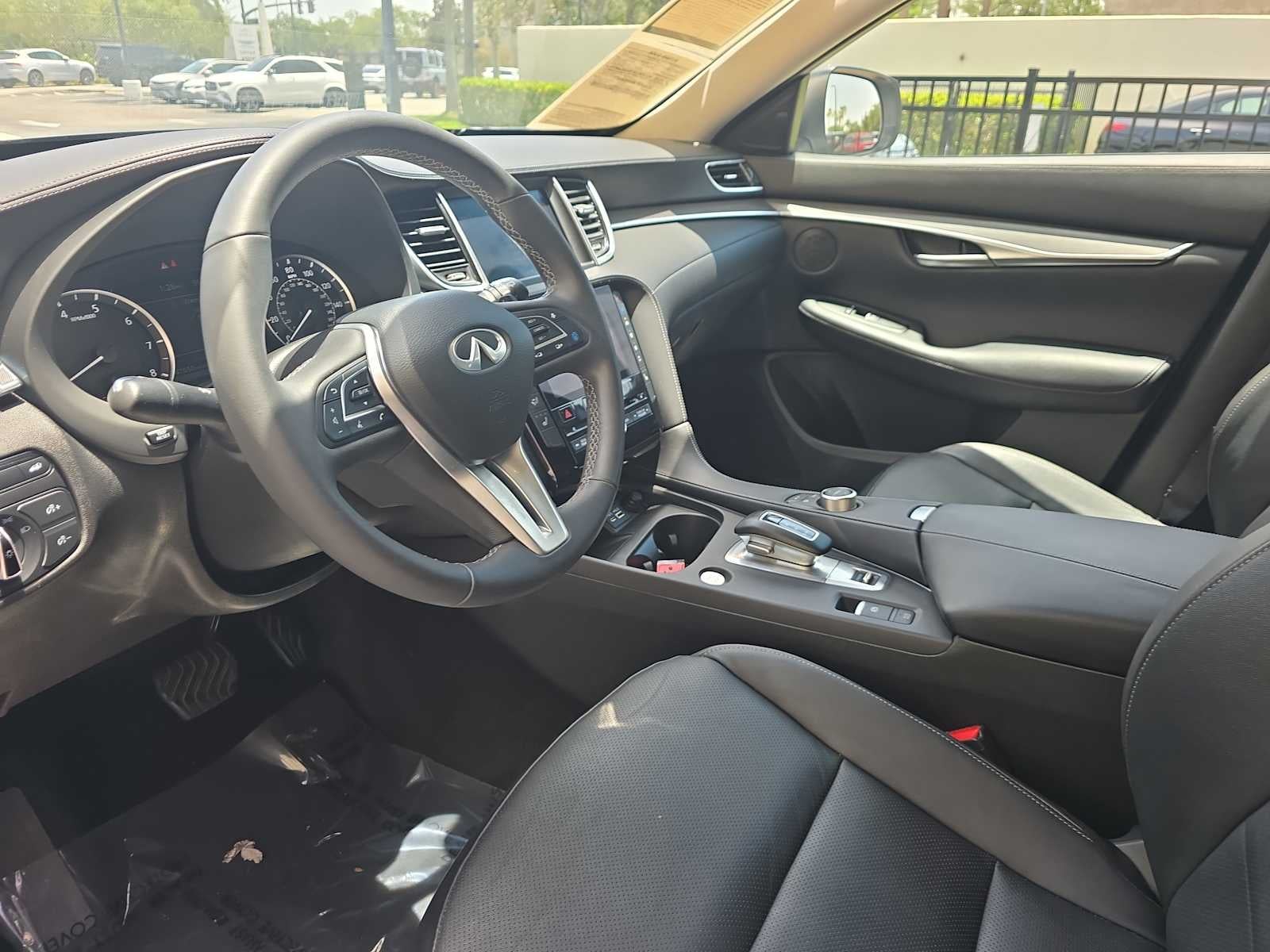 2023 INFINITI QX50 LUXE