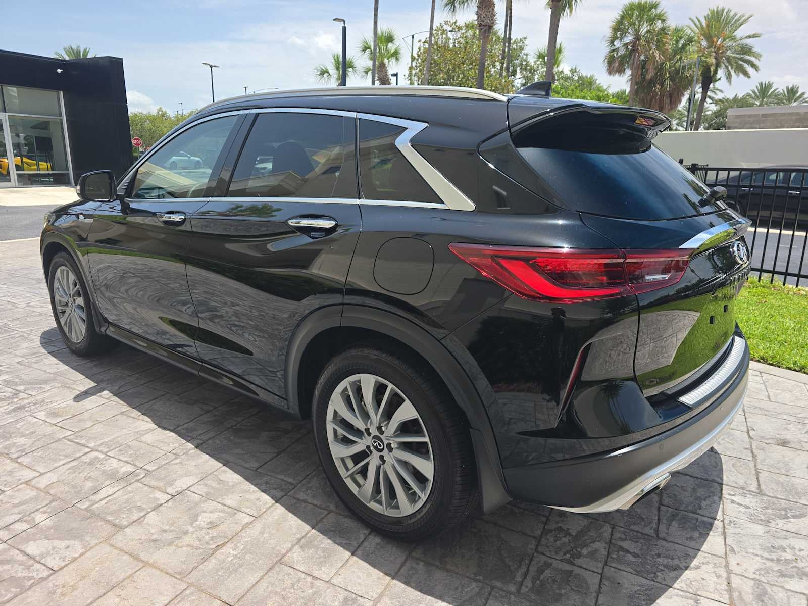 2023 INFINITI QX50 LUXE