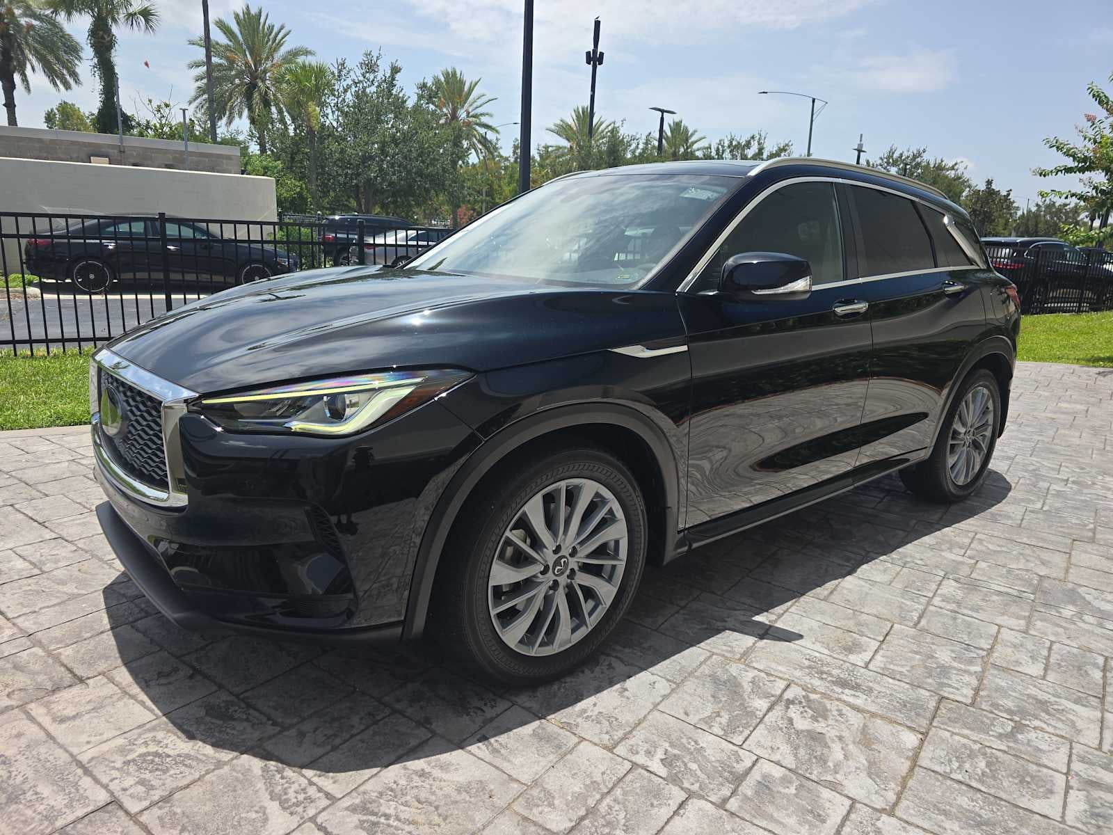 2023 INFINITI QX50 LUXE