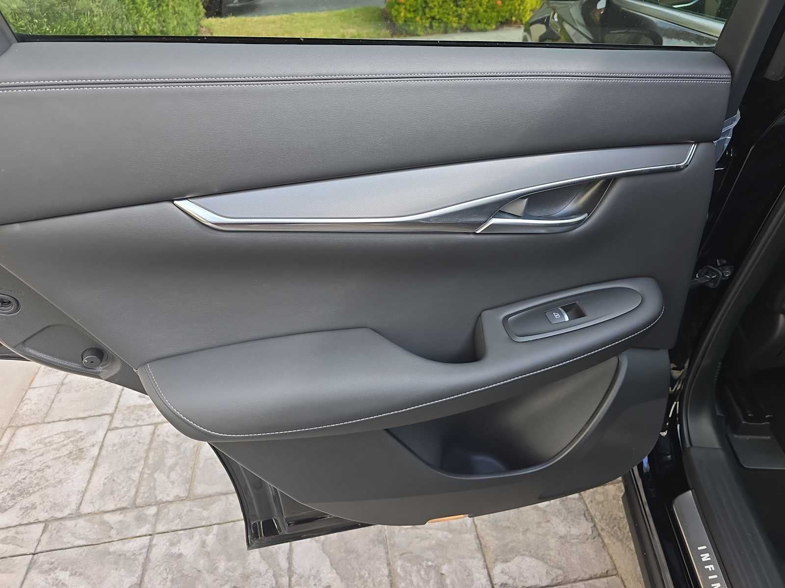 2024 INFINITI QX50 LUXE