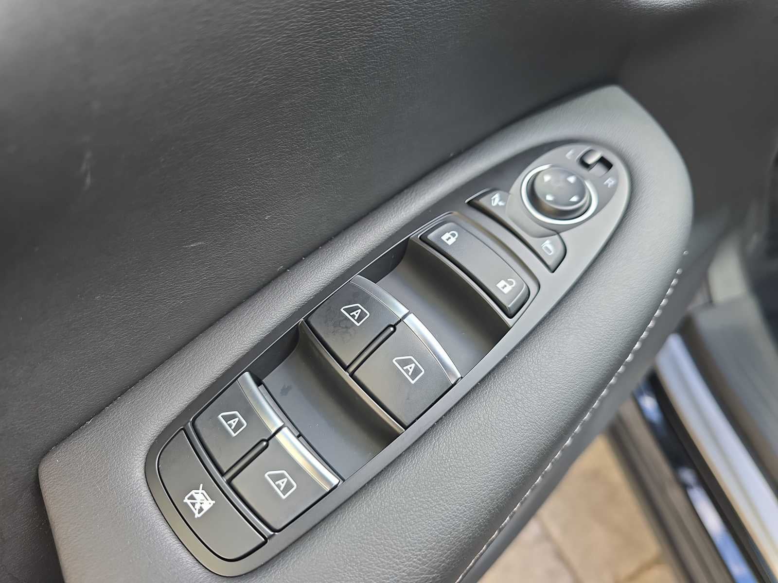 2024 INFINITI QX50 LUXE