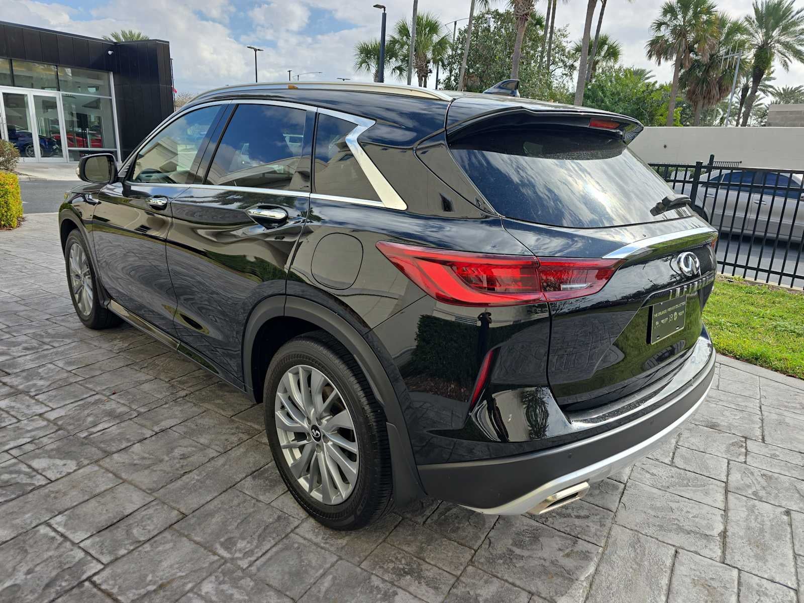 2024 INFINITI QX50 LUXE