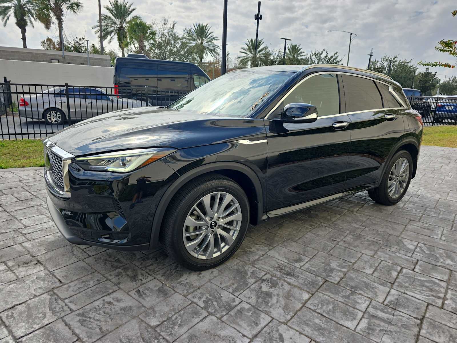 2024 INFINITI QX50 LUXE