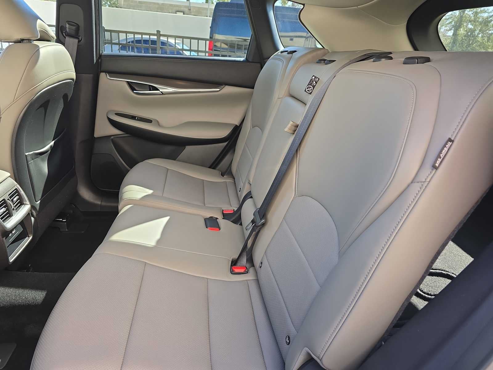 2023 INFINITI QX50 LUXE