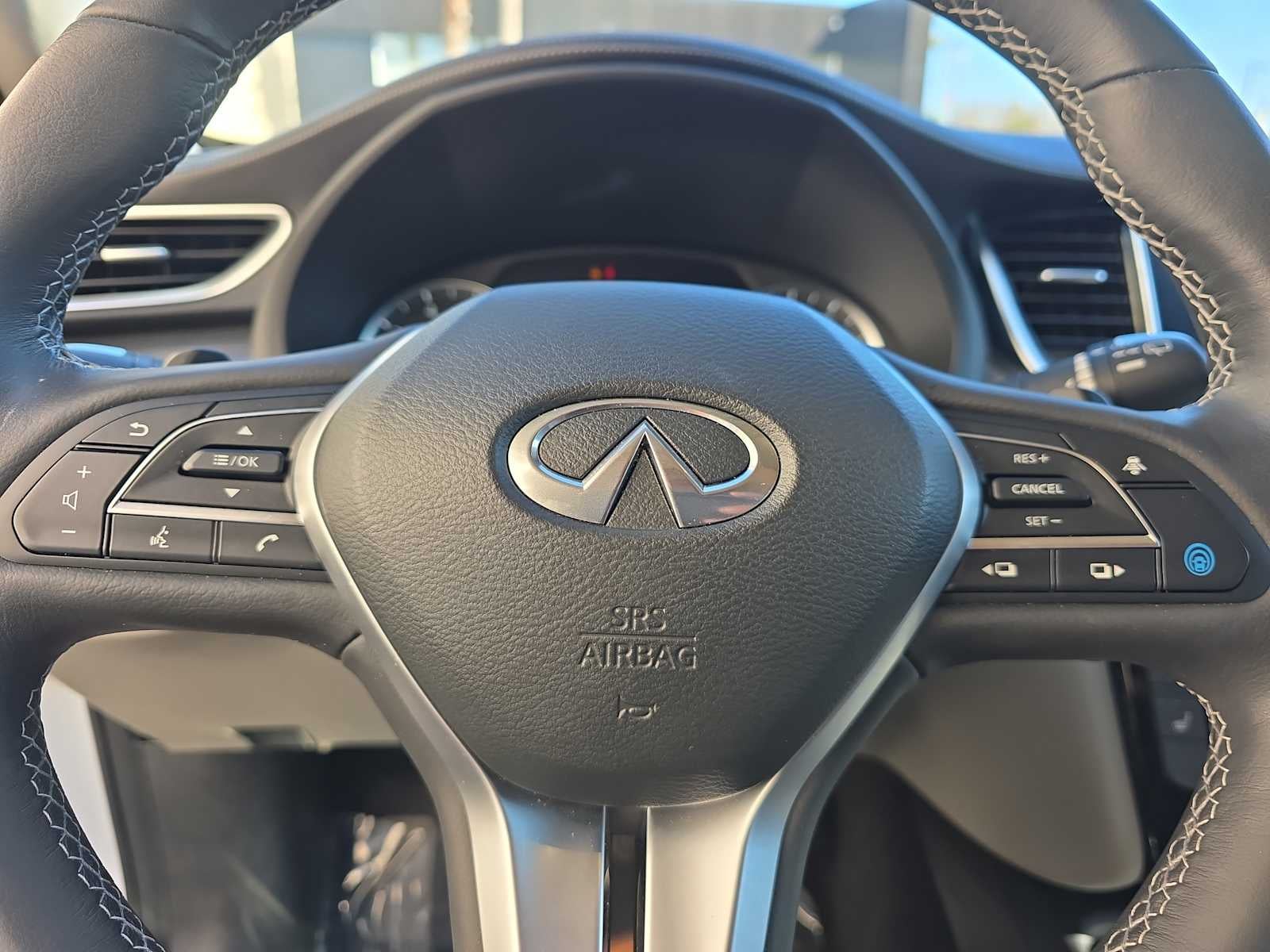 2023 INFINITI QX50 LUXE