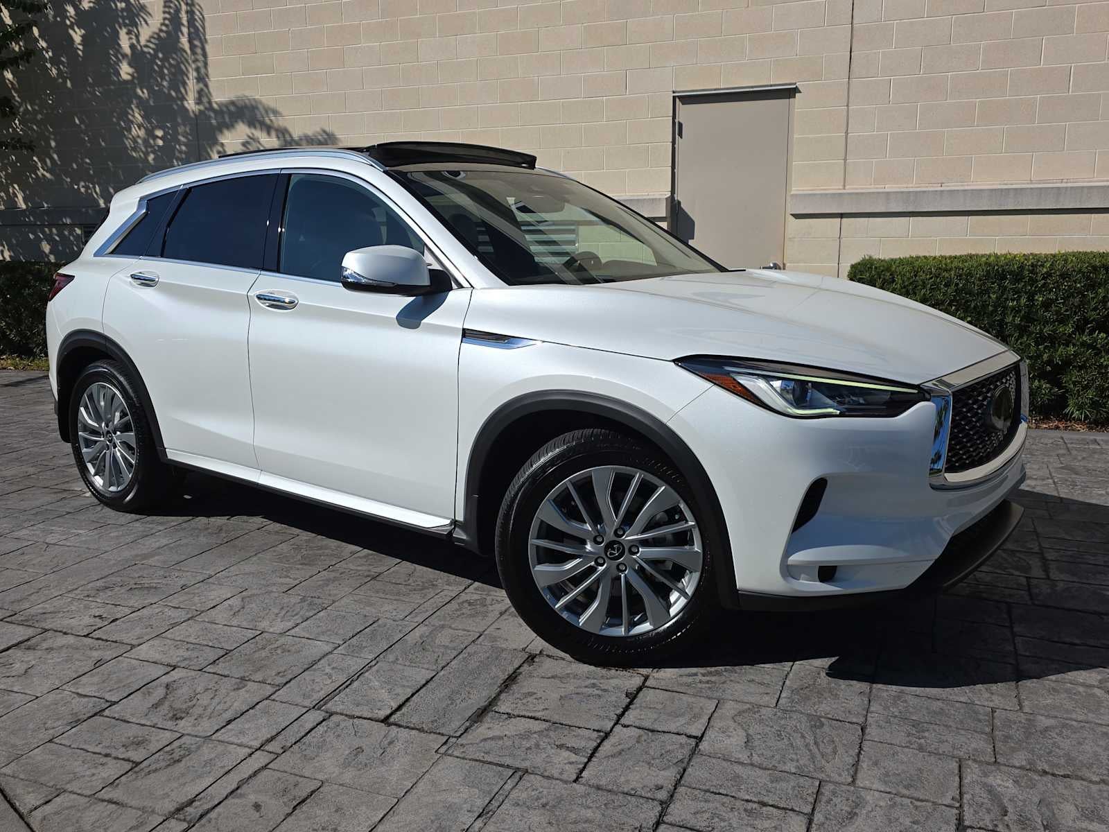 2023 INFINITI QX50 LUXE