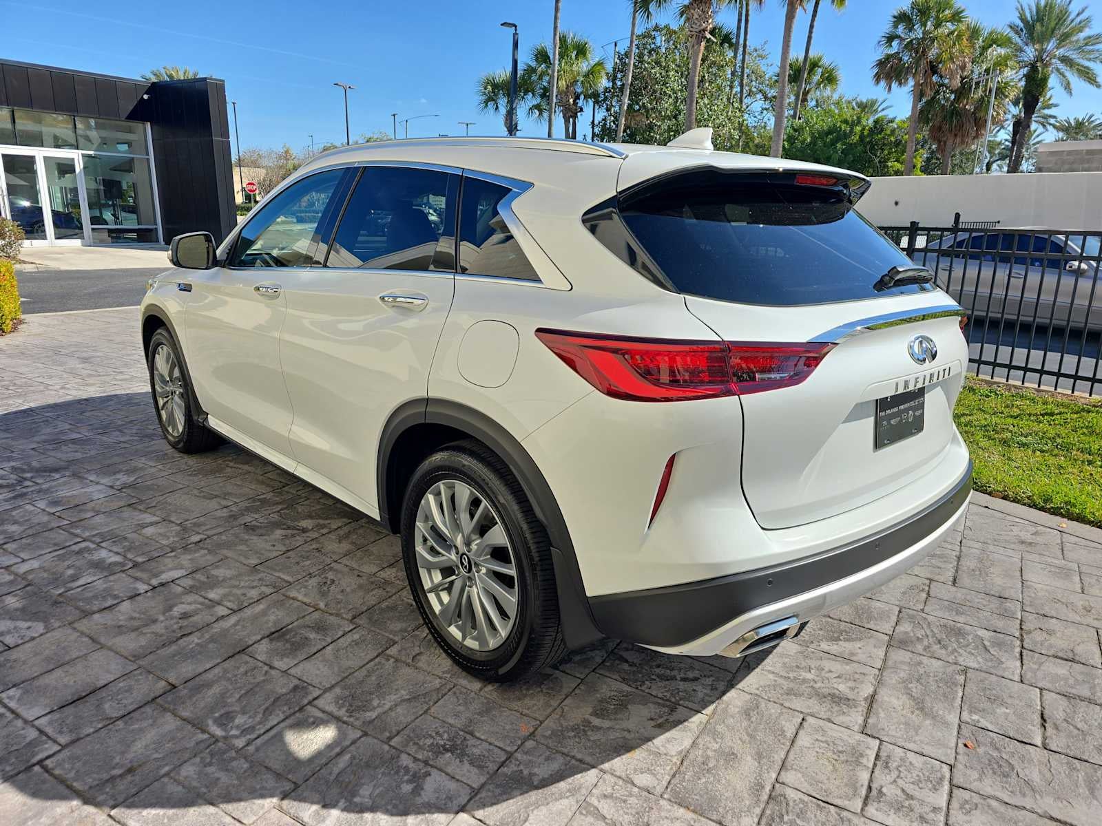 2023 INFINITI QX50 LUXE