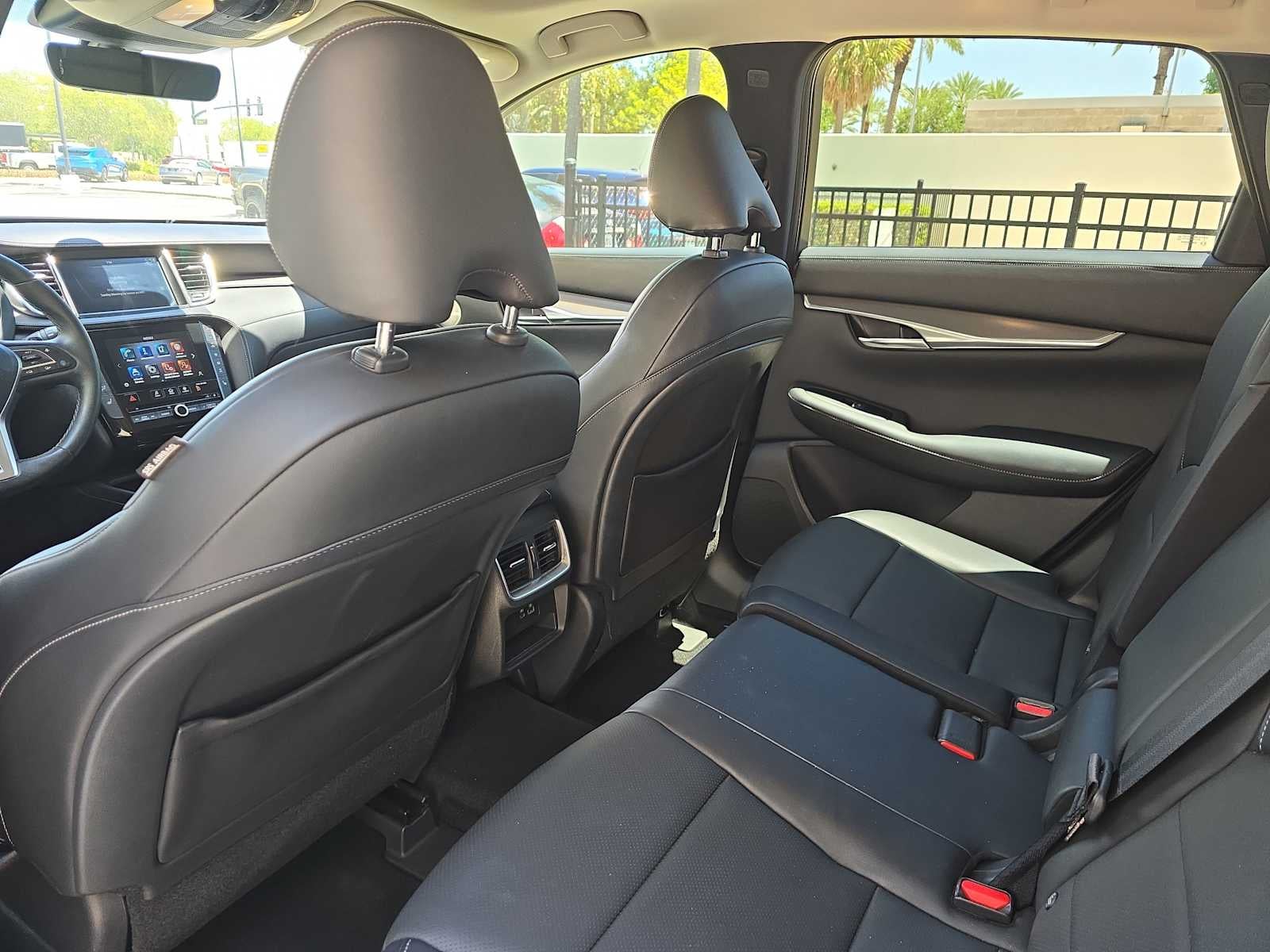 2023 INFINITI QX50 LUXE
