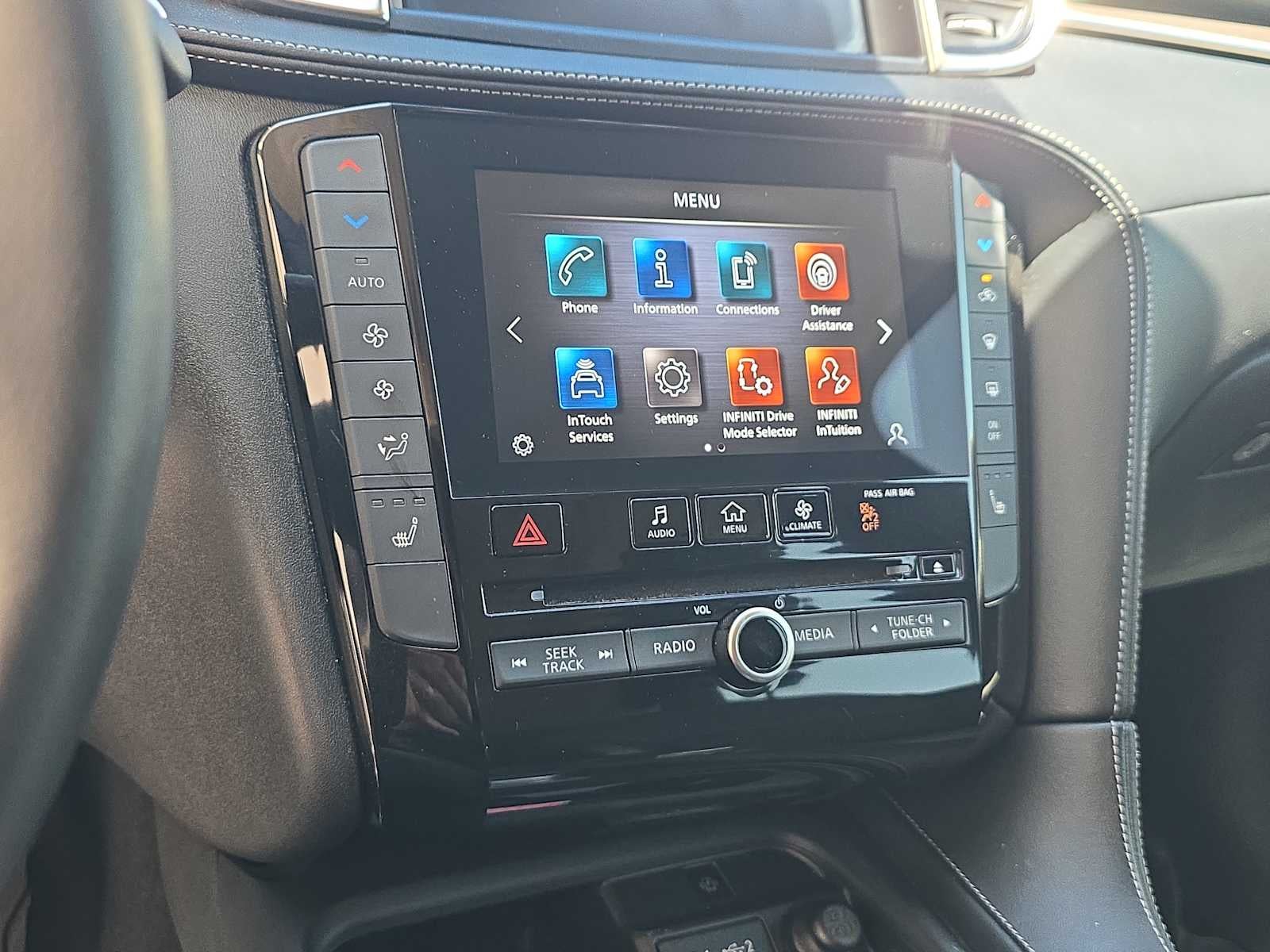 2023 INFINITI QX50 LUXE