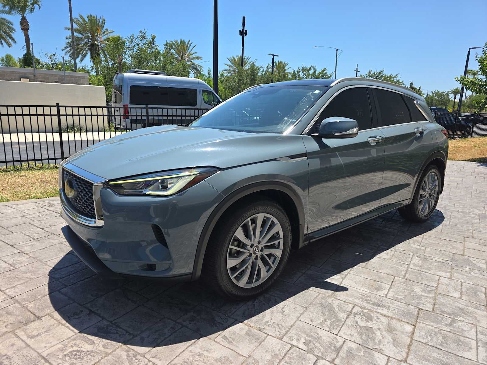 2023 INFINITI QX50 LUXE