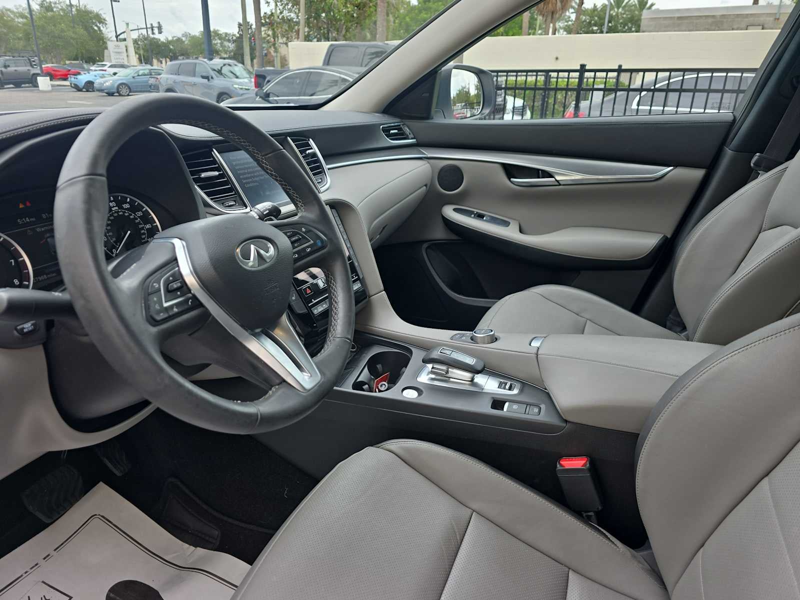 2023 INFINITI QX50 LUXE