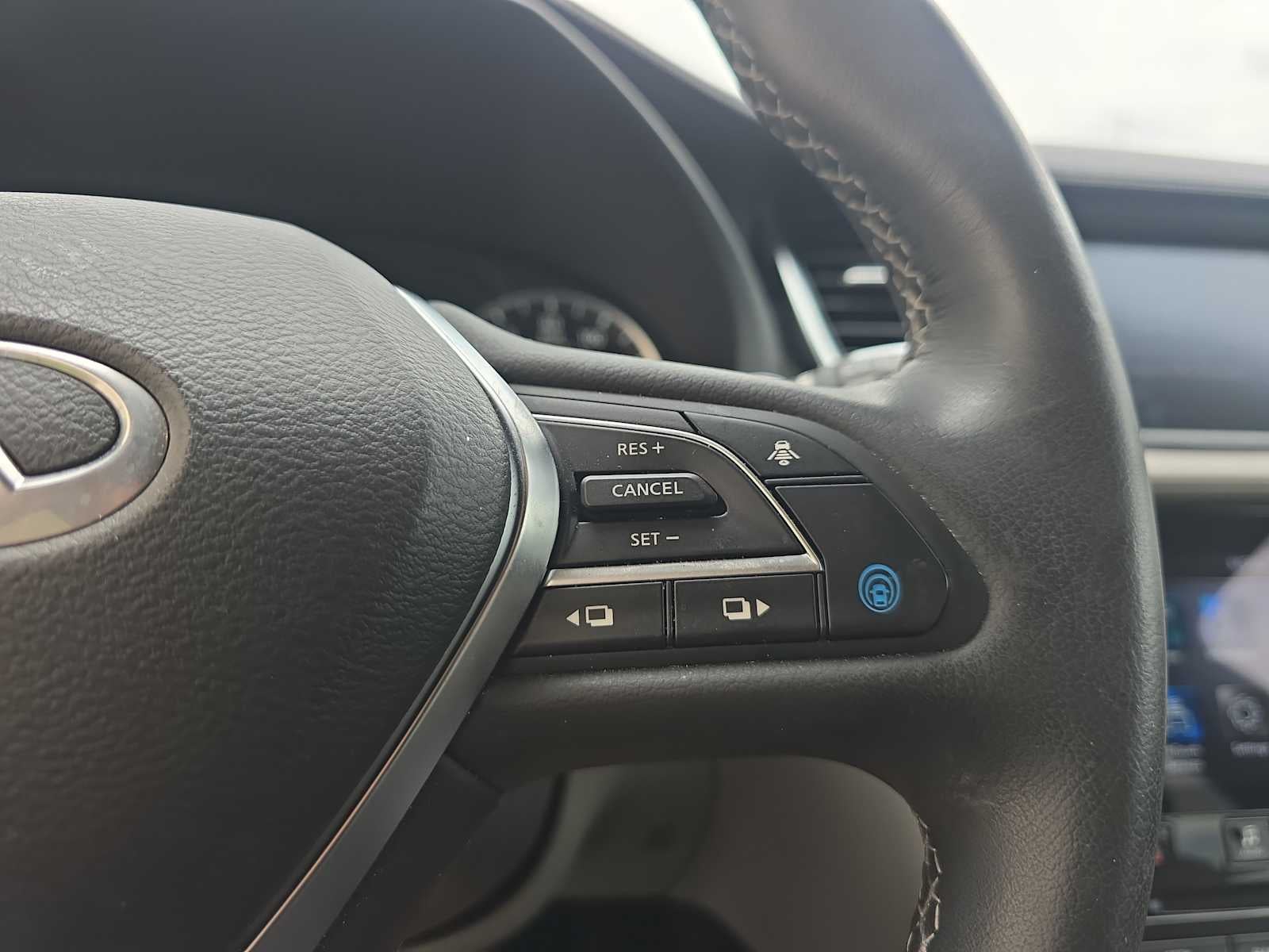 2023 INFINITI QX50 LUXE