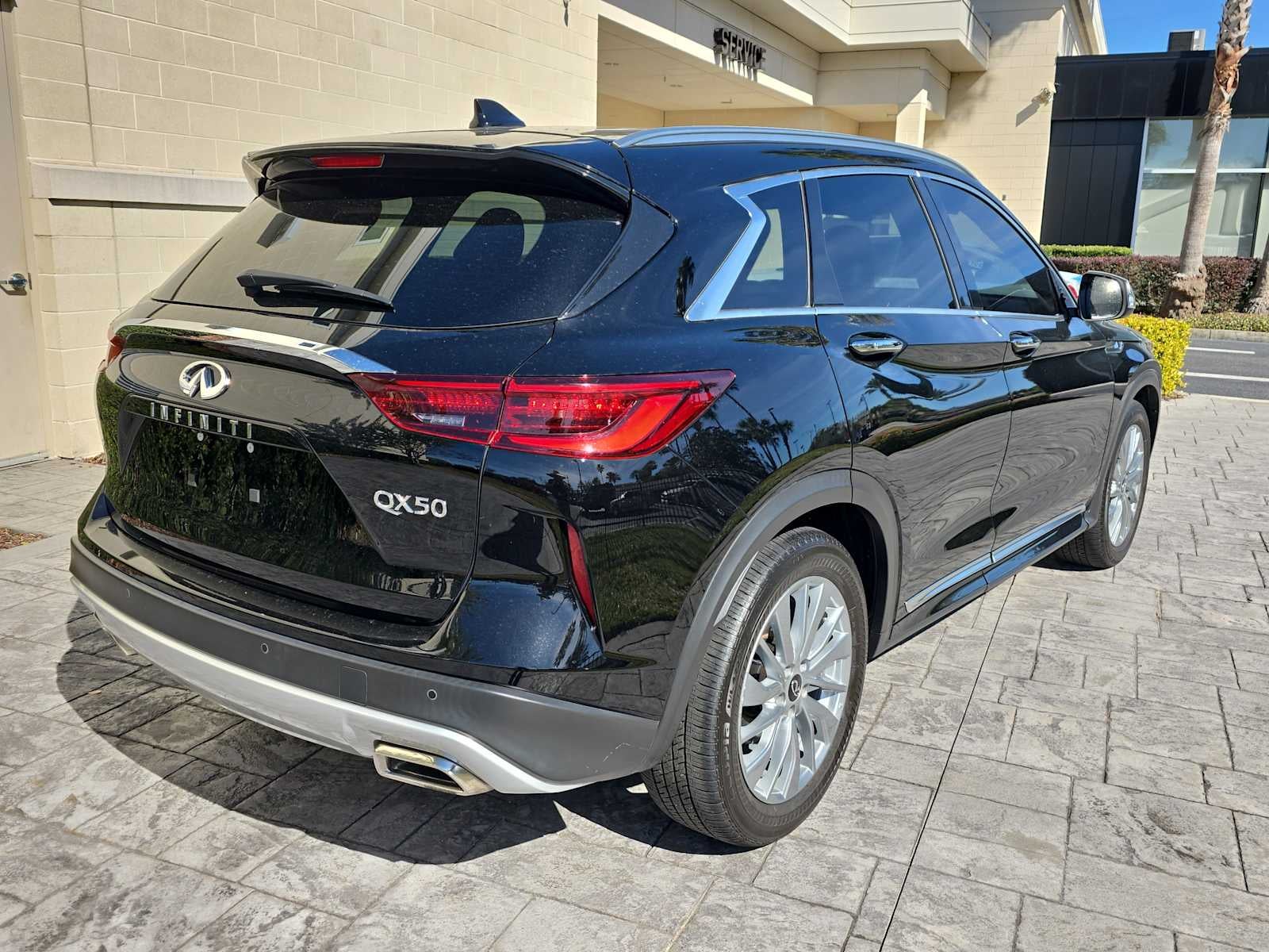 2024 INFINITI QX50 LUXE