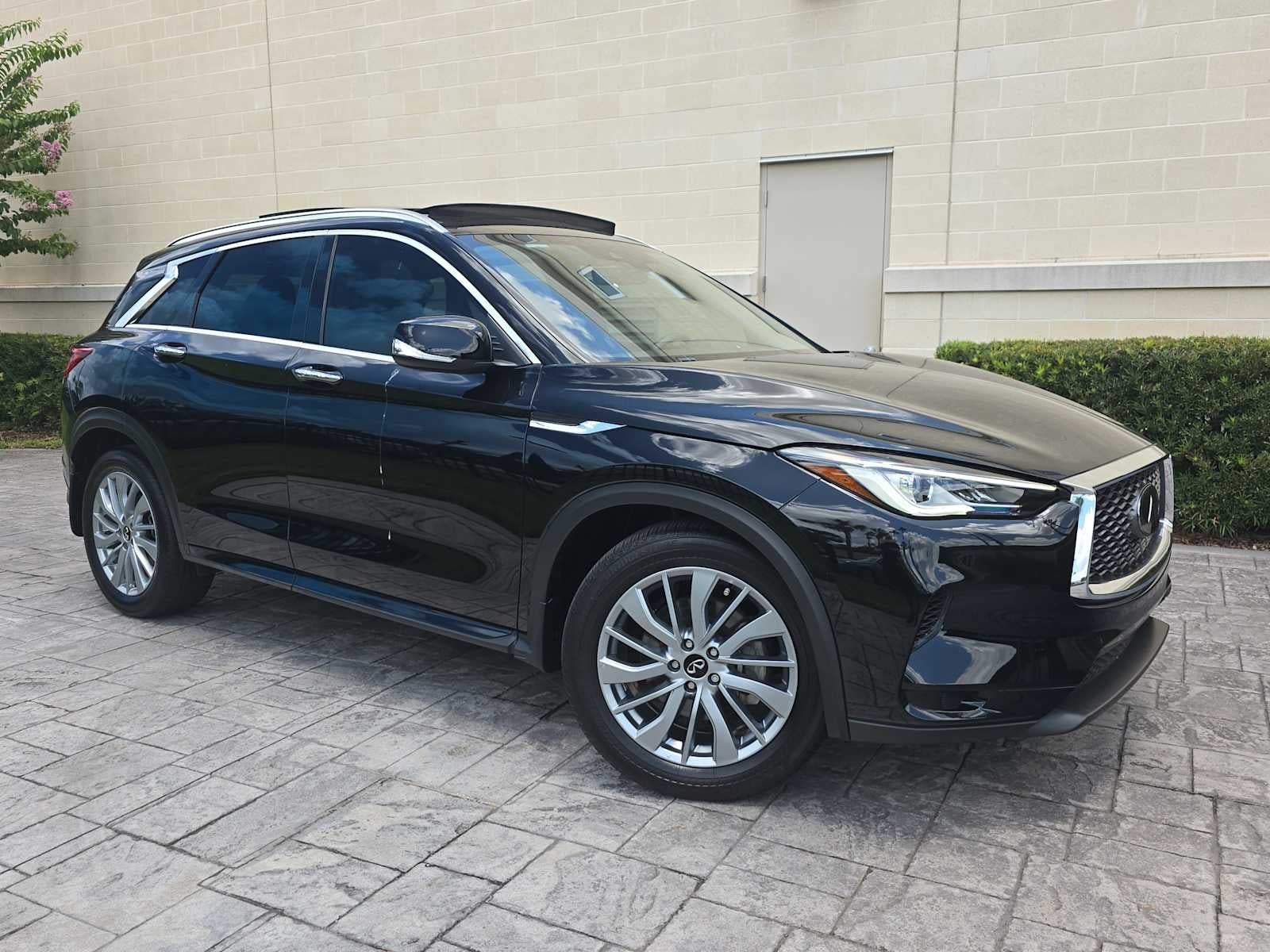 2025 INFINITI QX50 LUXE