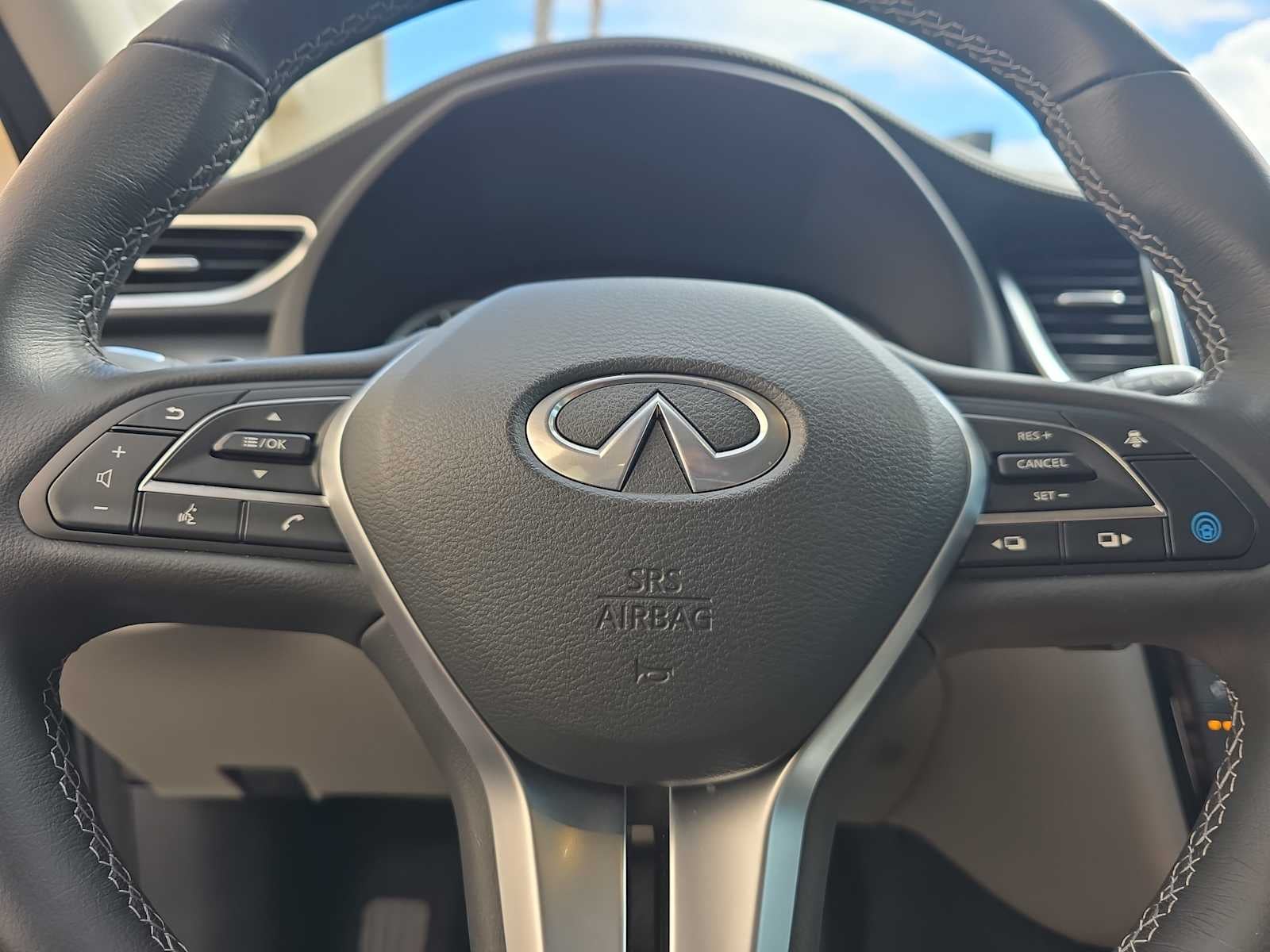 2025 INFINITI QX50 LUXE