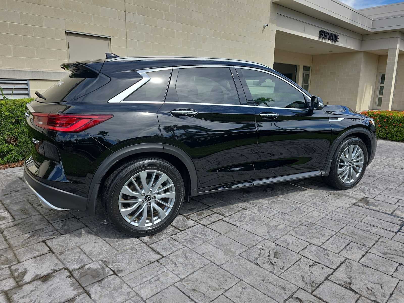 2025 INFINITI QX50 LUXE
