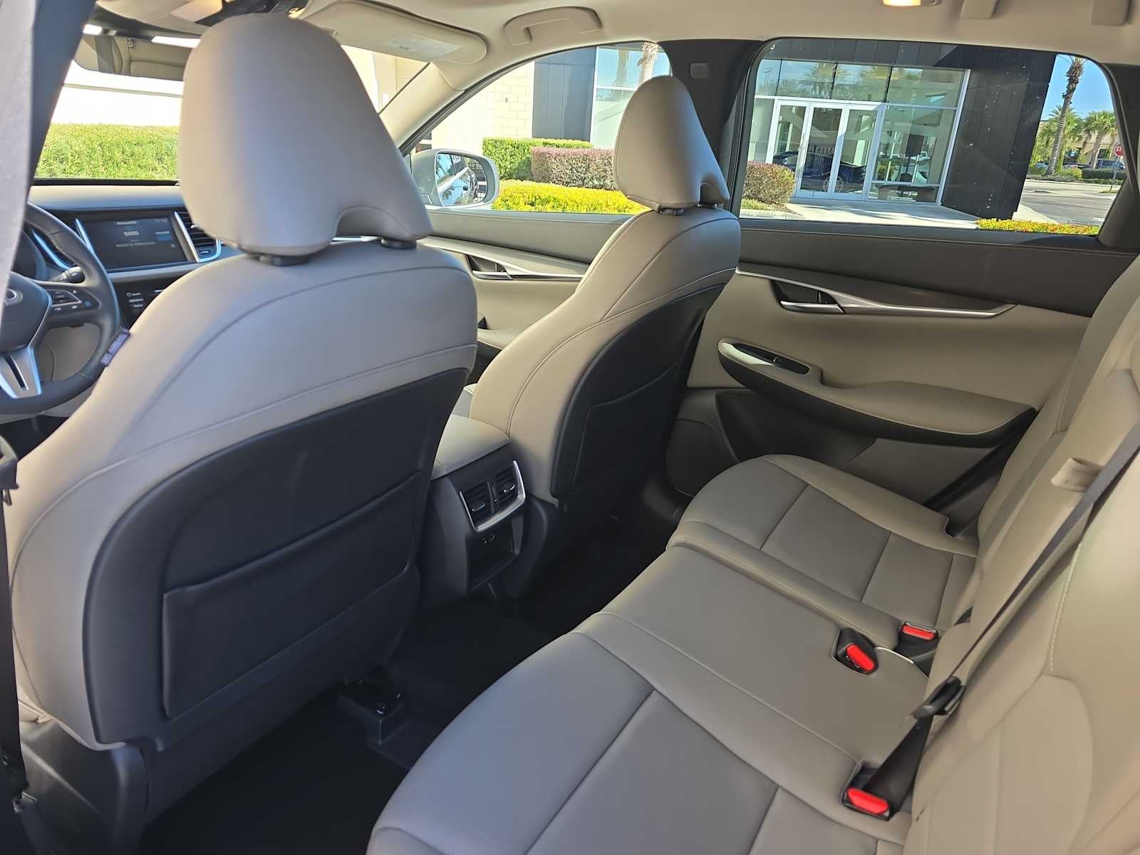 2025 INFINITI QX50 LUXE