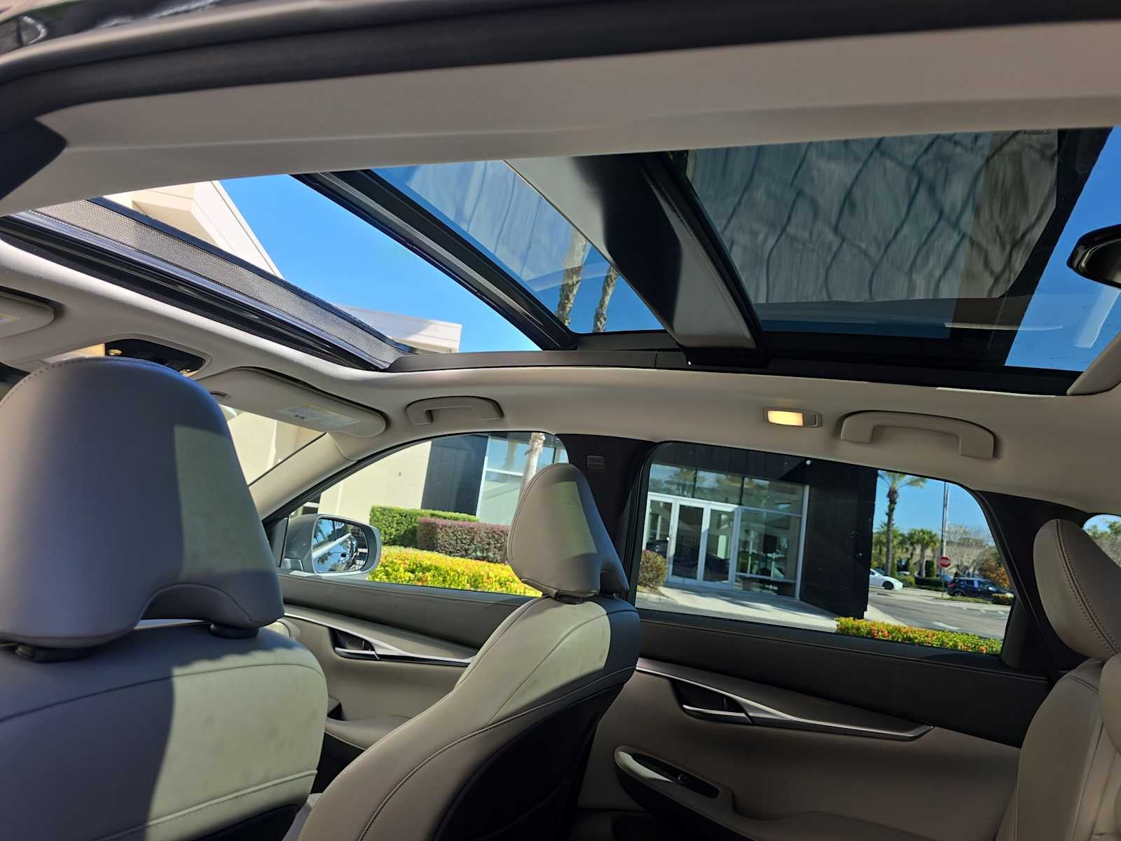 2025 INFINITI QX50 LUXE