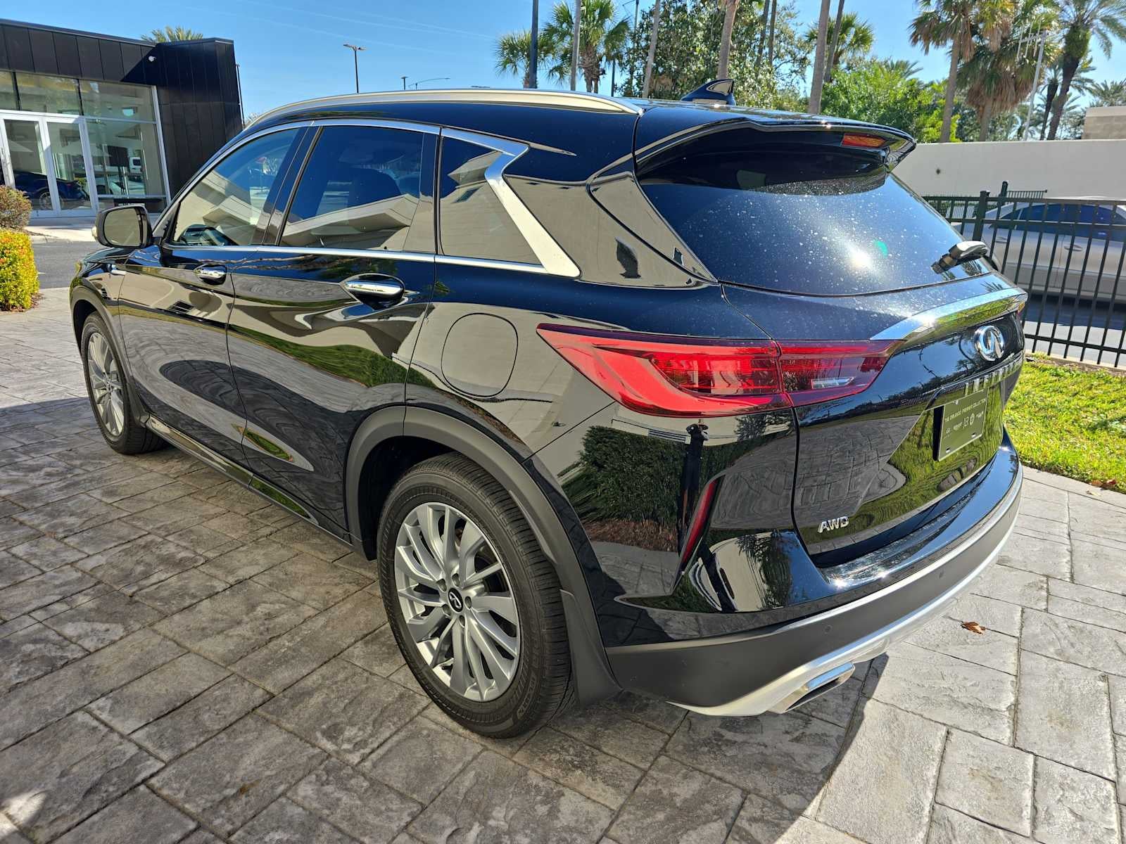 2025 INFINITI QX50 LUXE