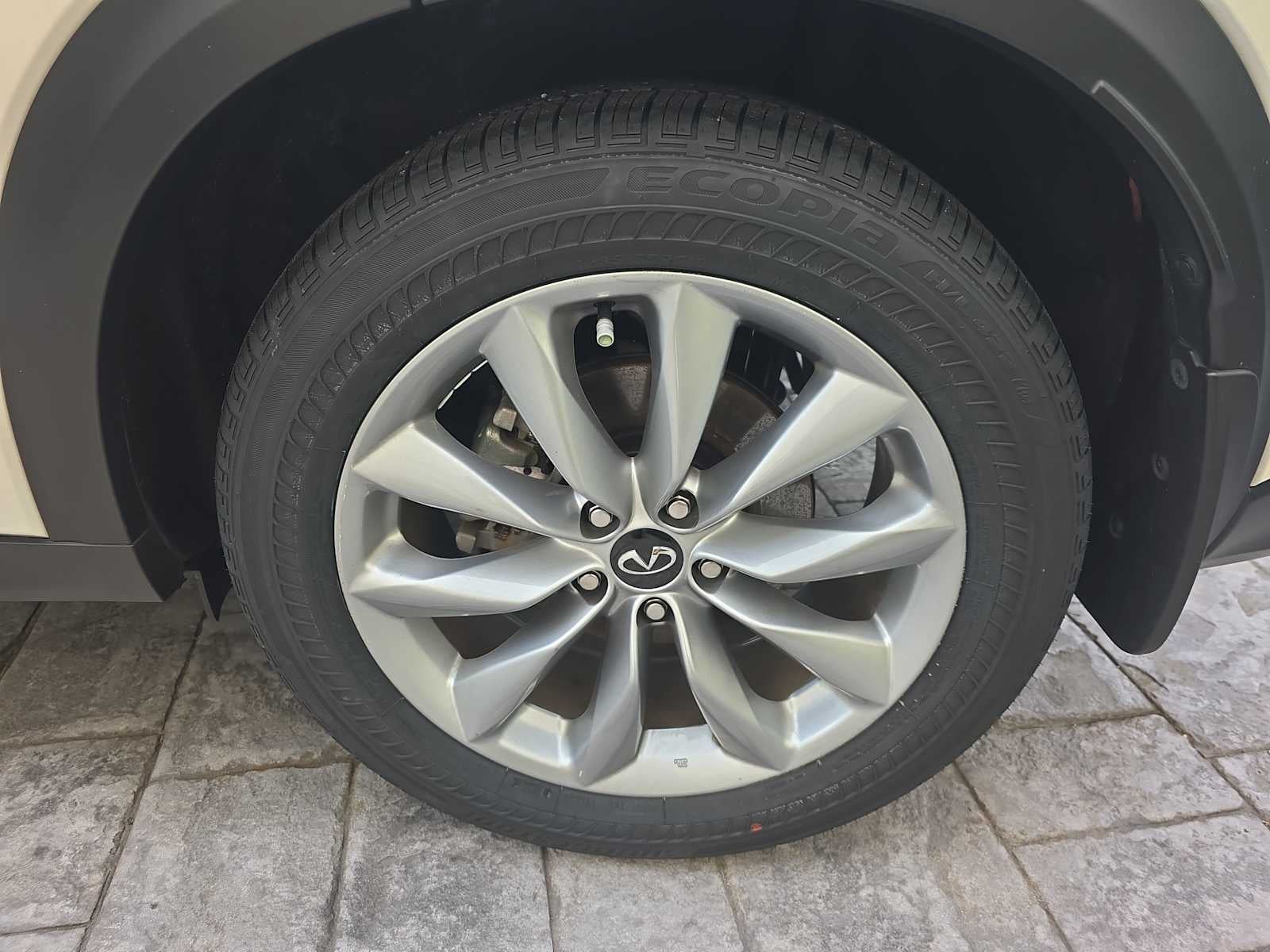 2022 INFINITI QX50 ESSENTIAL