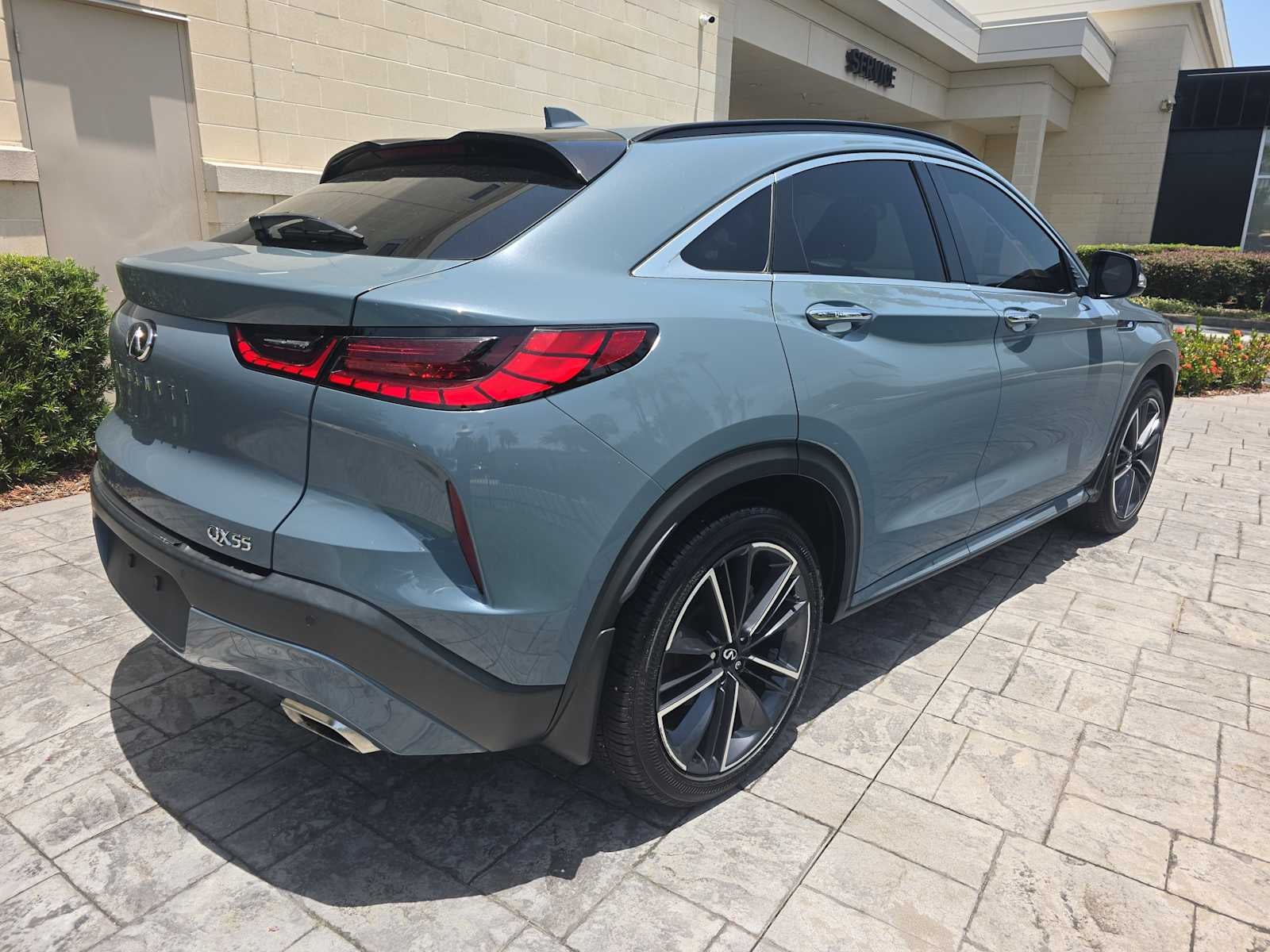 2023 INFINITI QX55 LUXE
