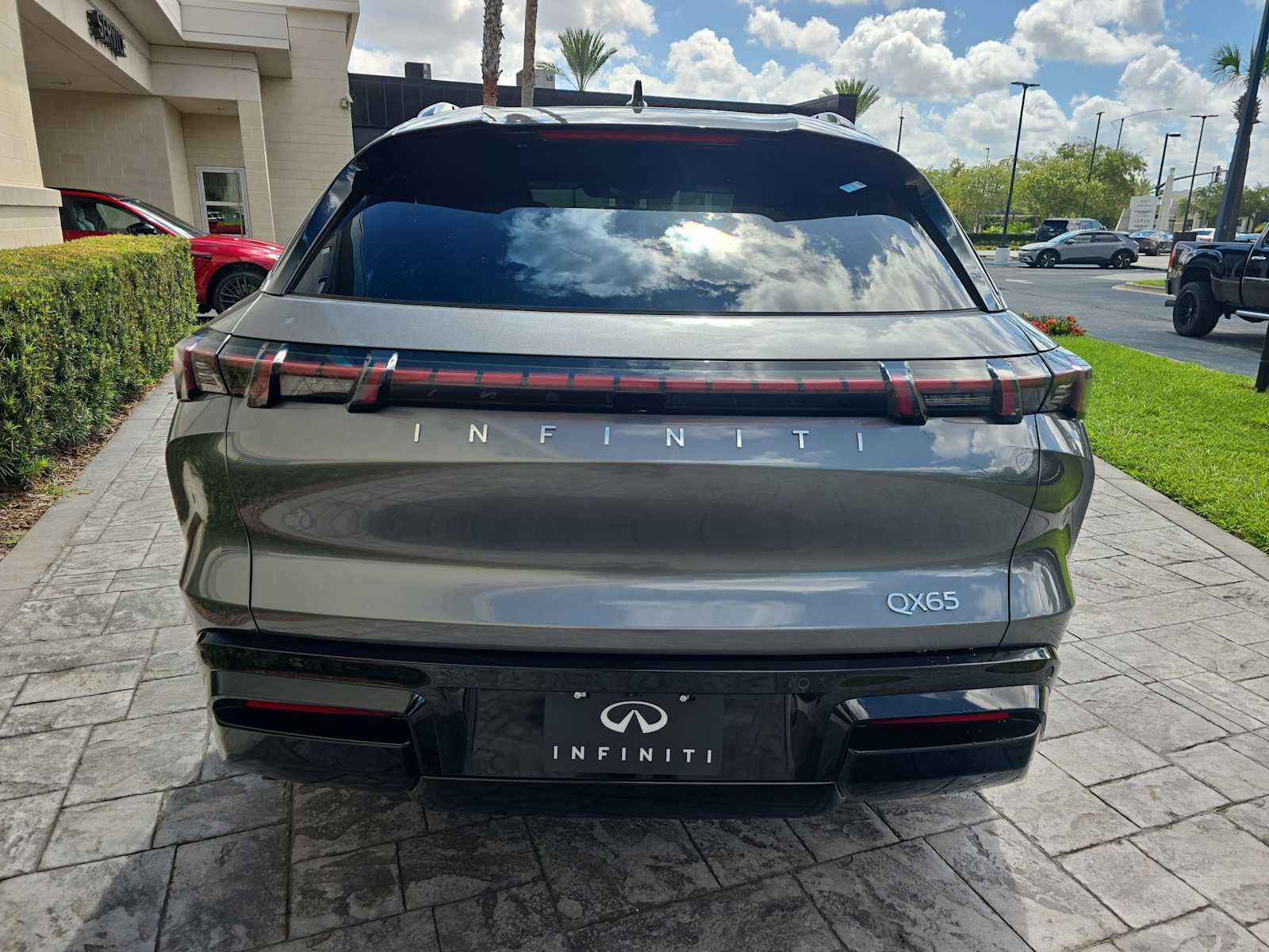 2027 INFINITI QX65 LUXE
