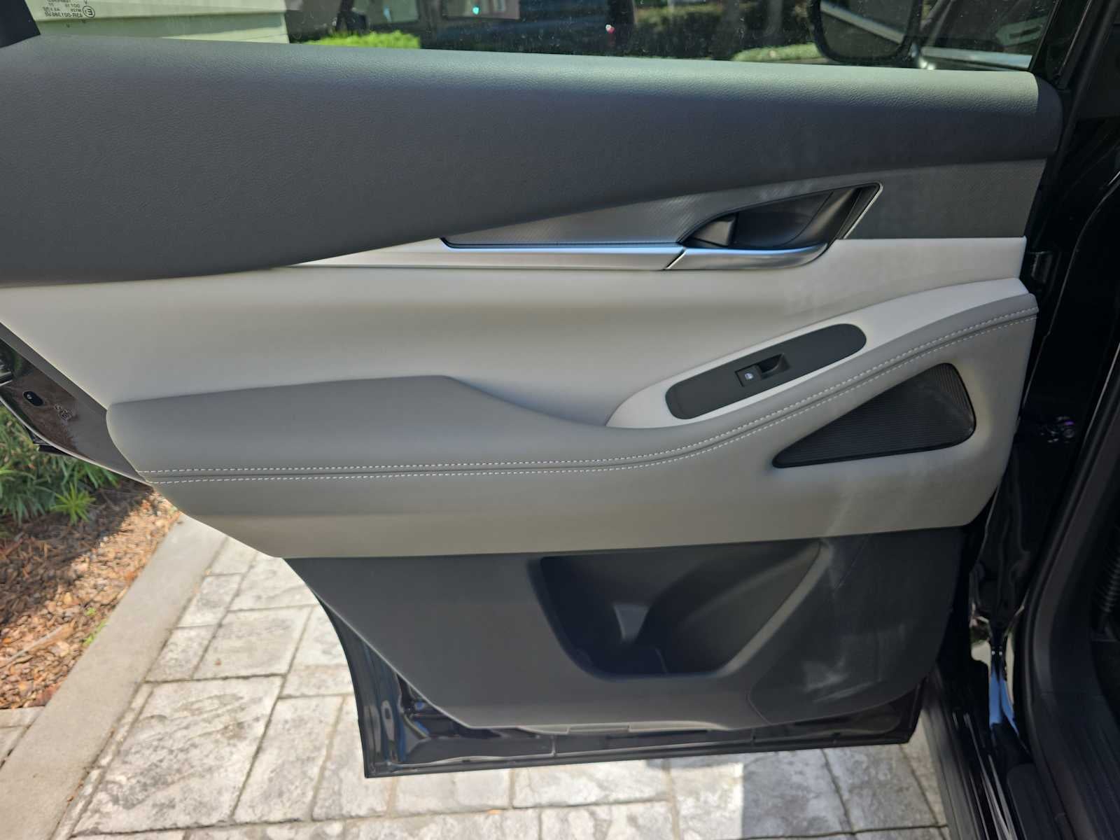 2027 INFINITI QX65 LUXE
