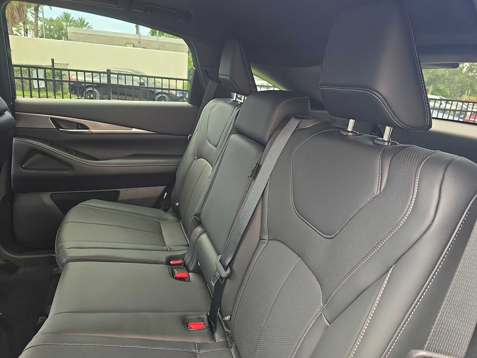 2027 INFINITI QX65 LUXE