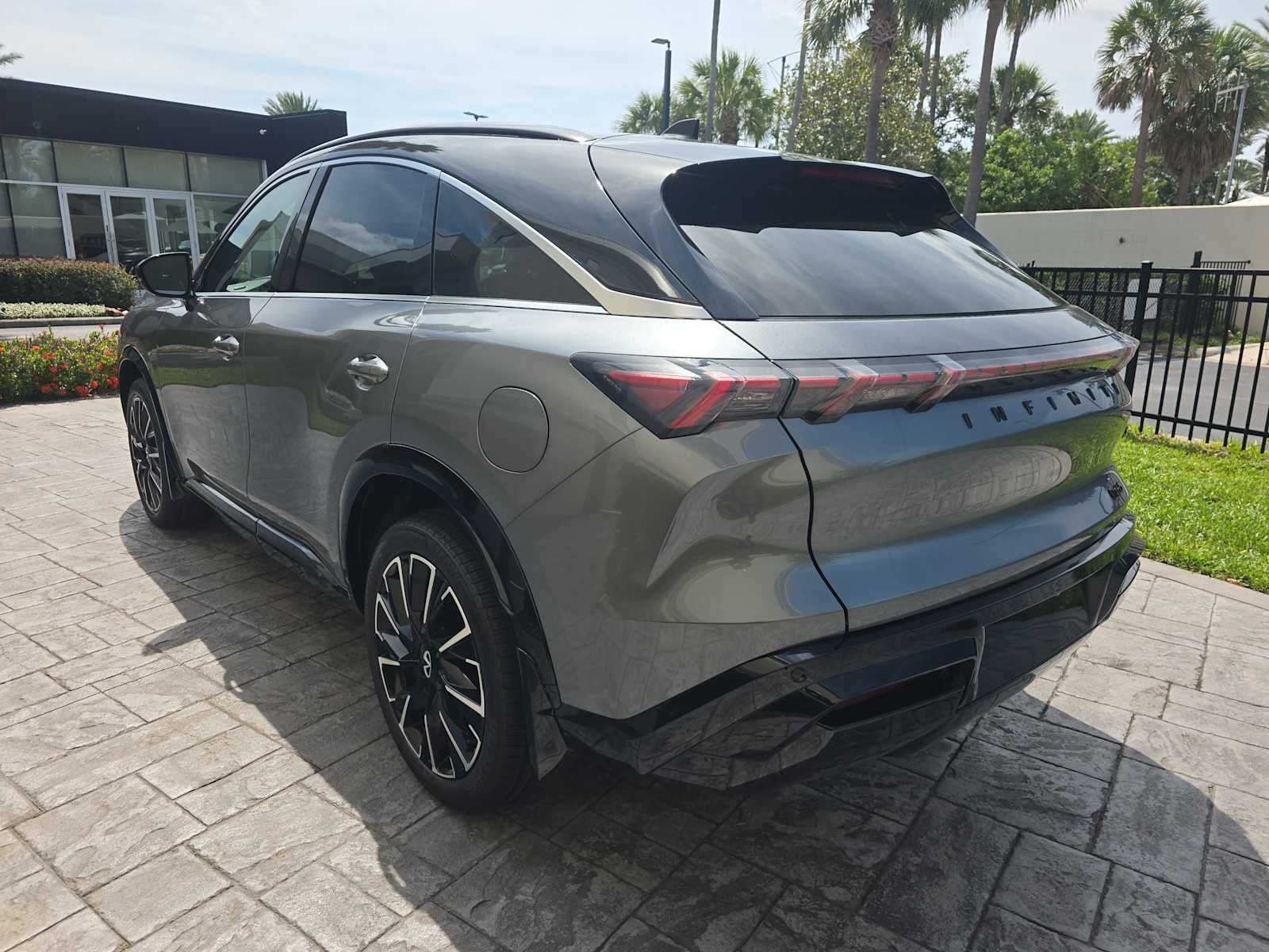 2027 INFINITI QX65 AUTOGRAPH