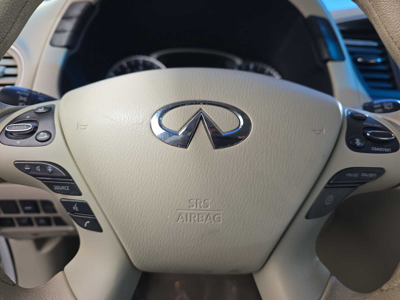 2013 INFINITI JX35 AWD 4dr