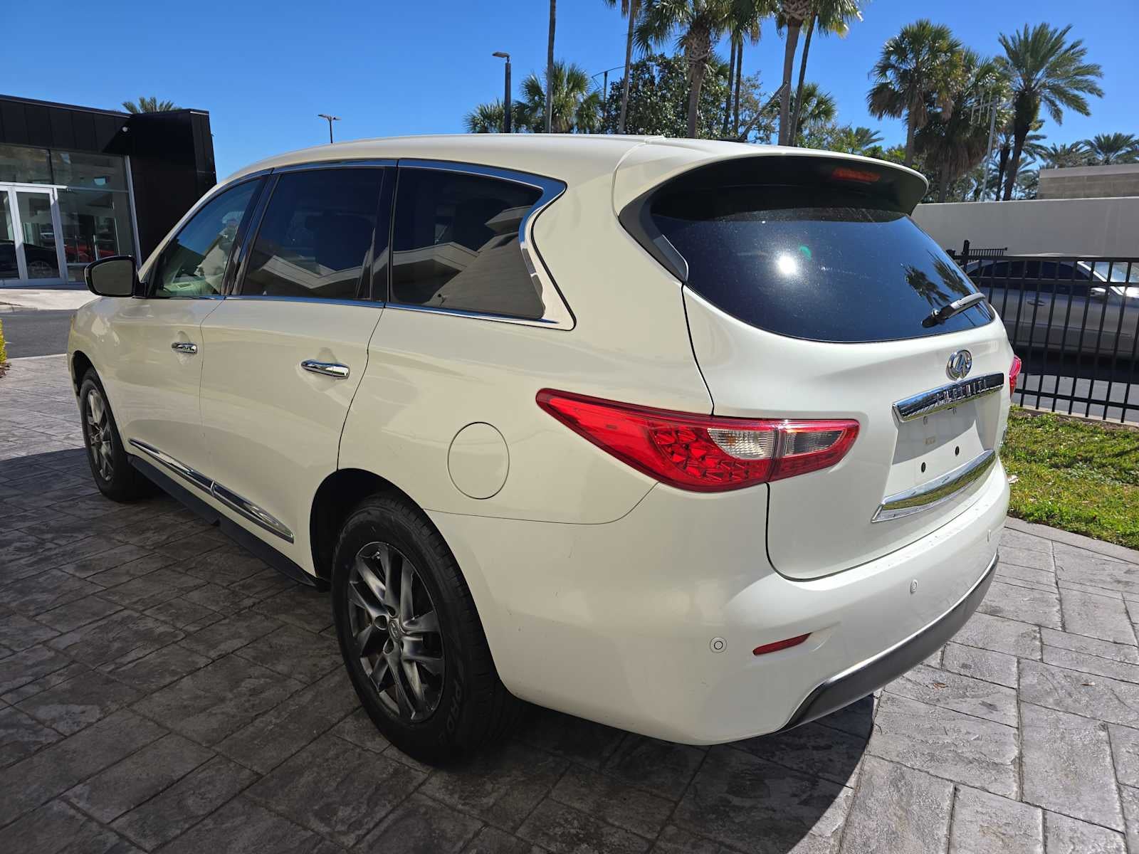 2013 INFINITI JX35 AWD 4dr
