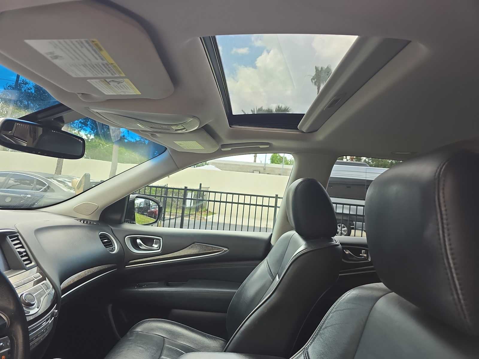 2015 INFINITI QX60 FWD 4dr