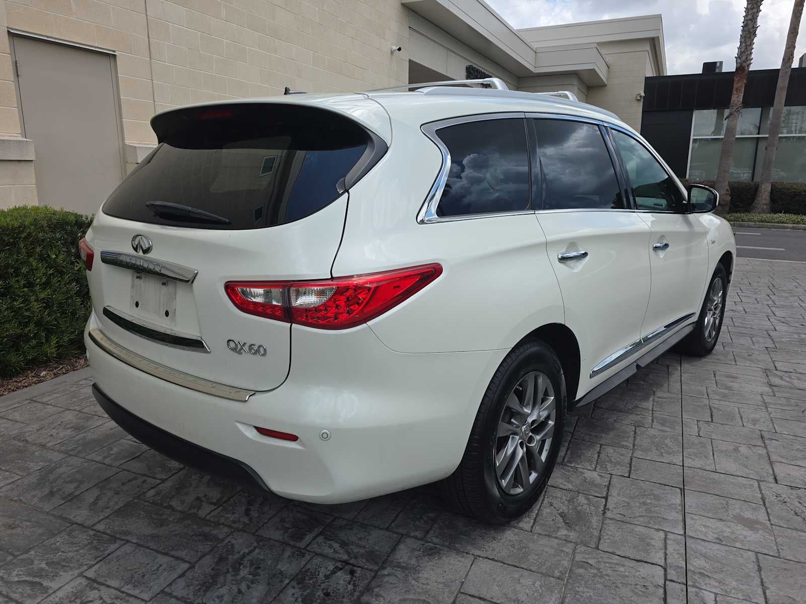 2015 INFINITI QX60 FWD 4dr
