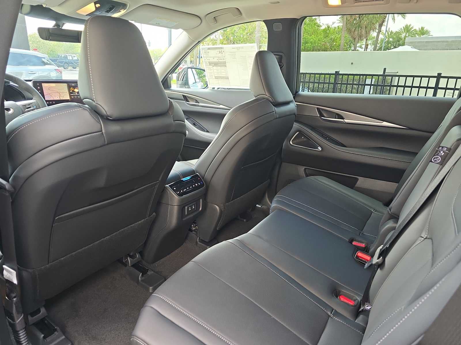 2027 INFINITI QX60 LUXE