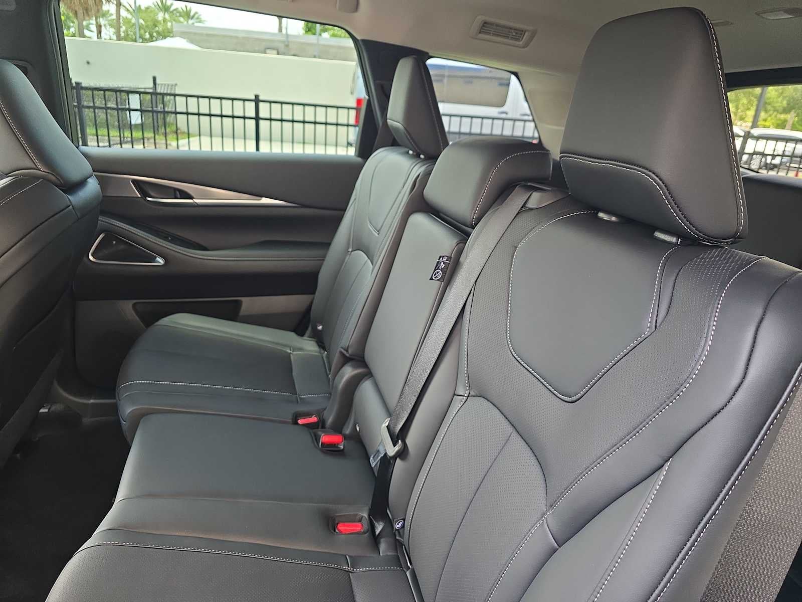 2027 INFINITI QX60 LUXE