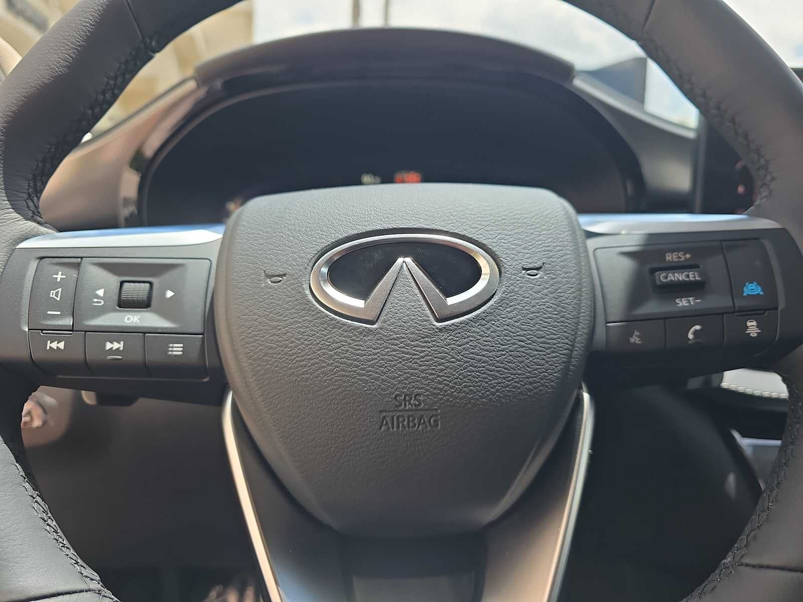 2027 INFINITI QX60 LUXE