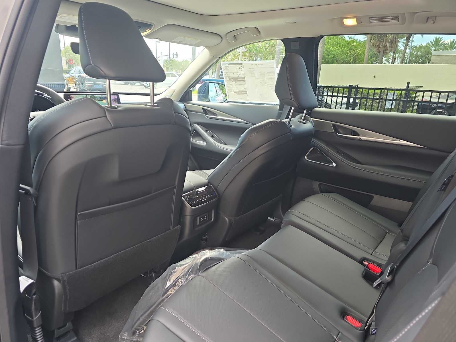 2027 INFINITI QX60 LUXE