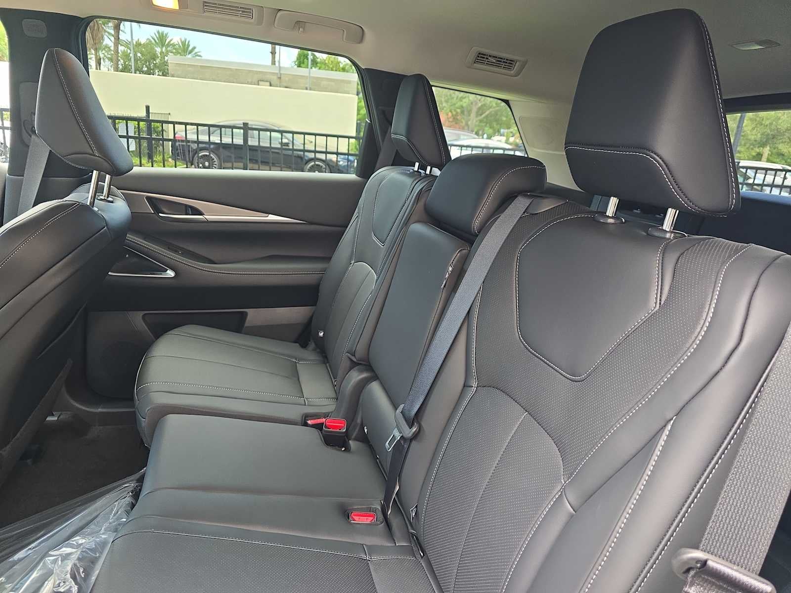 2027 INFINITI QX60 LUXE