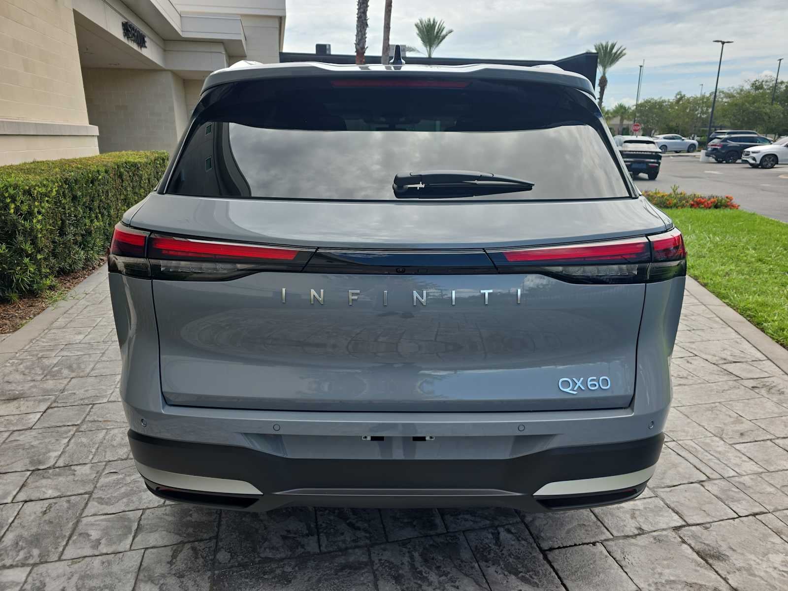 2027 INFINITI QX60 LUXE