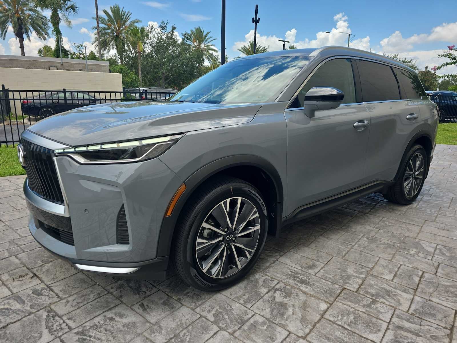 2027 INFINITI QX60 LUXE